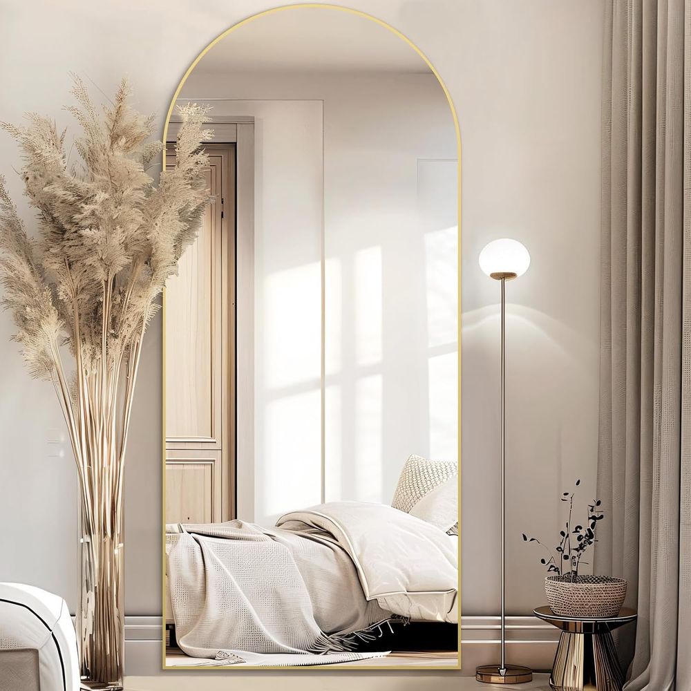 Łukowate lustro na całej długo – Arch Mirror Leaning recenzja i cena