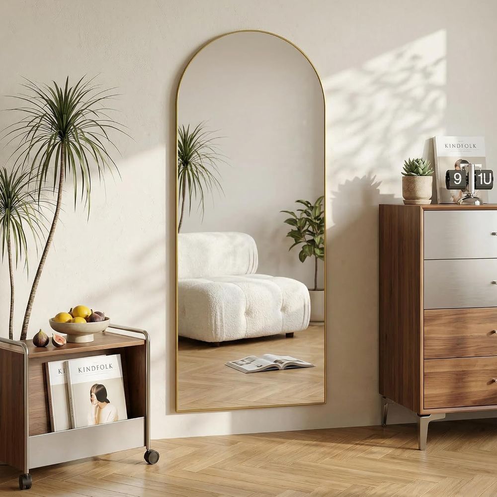 Lustro łukowe na całej długośc – Arch Mirror Leaning recenzja i cena